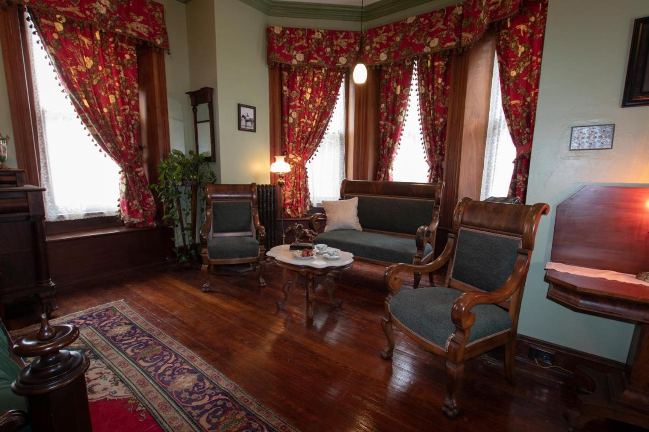 Gifford-Risley House Bed And Breakfast Media Exterior photo