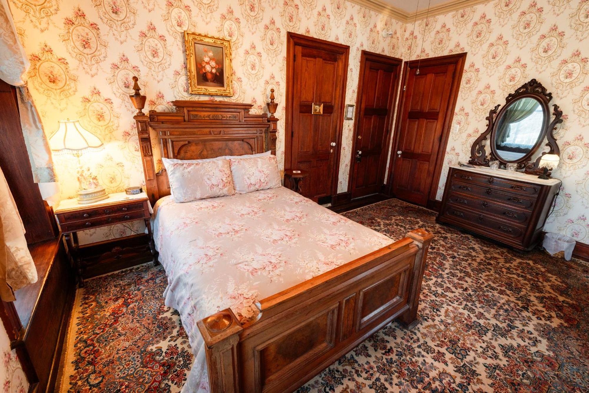 Gifford-Risley House Bed And Breakfast Media Exterior photo