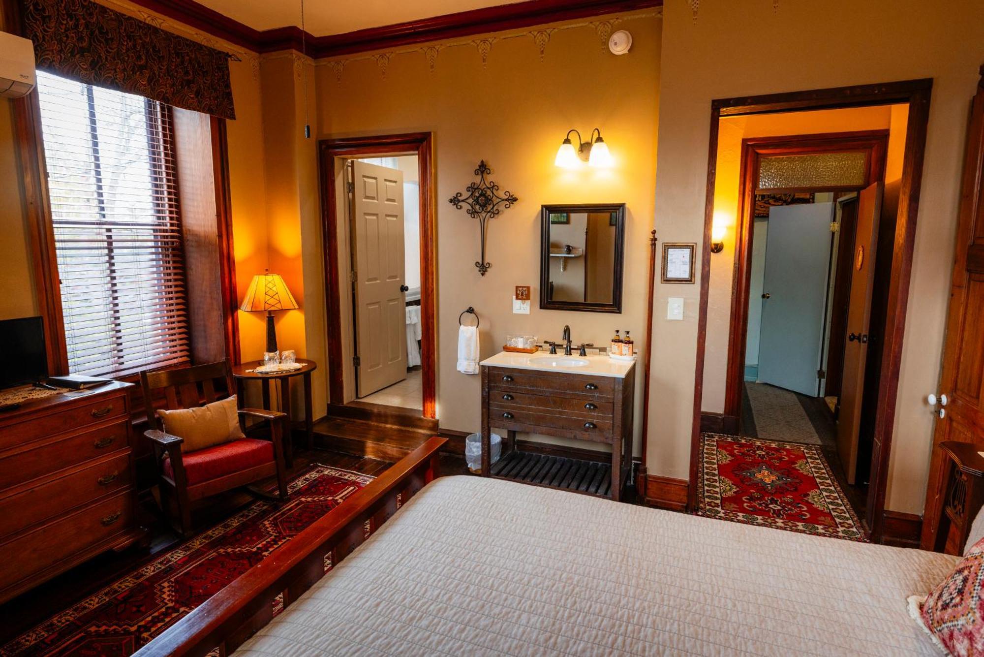 Gifford-Risley House Bed And Breakfast Media Exterior photo