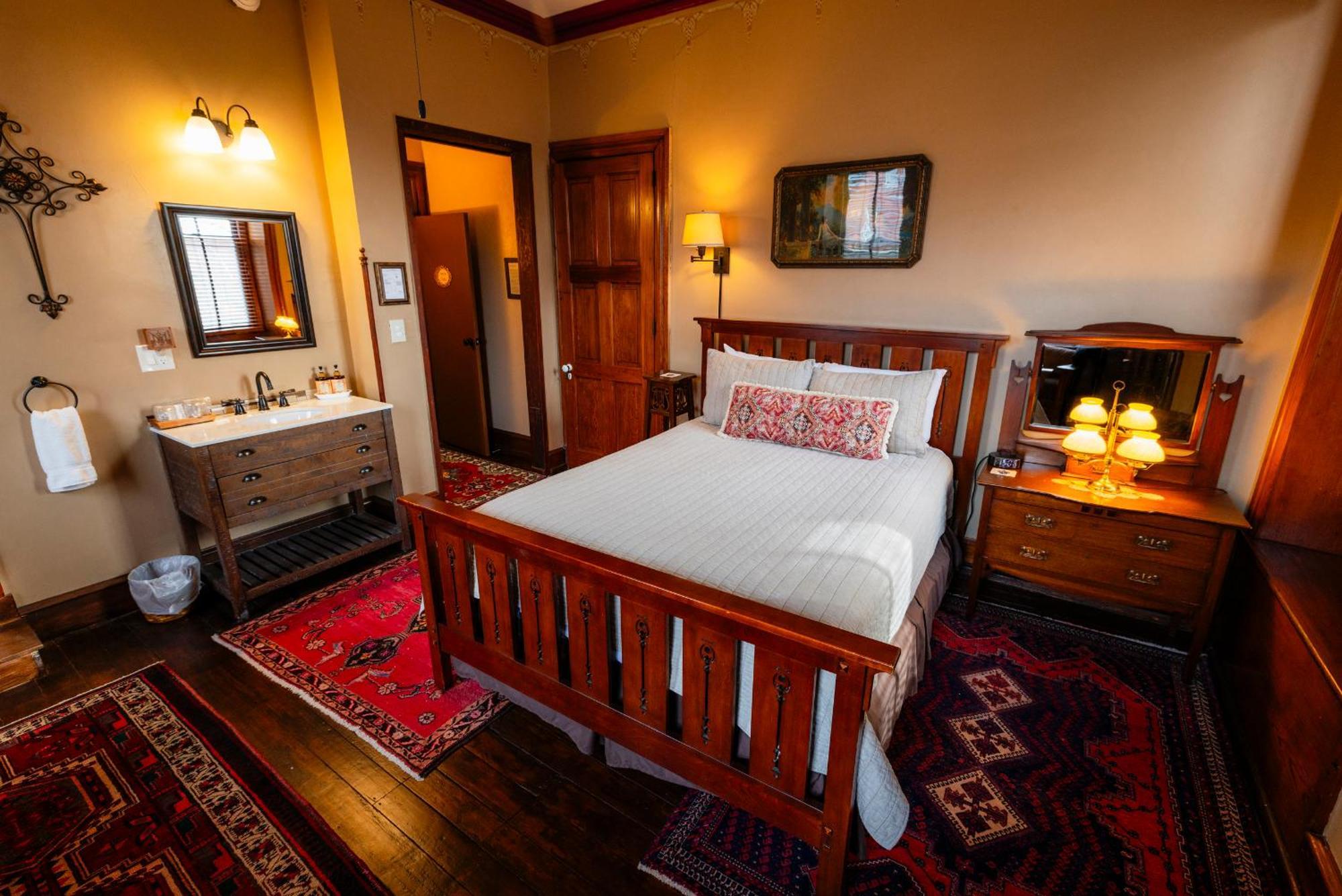 Gifford-Risley House Bed And Breakfast Media Exterior photo